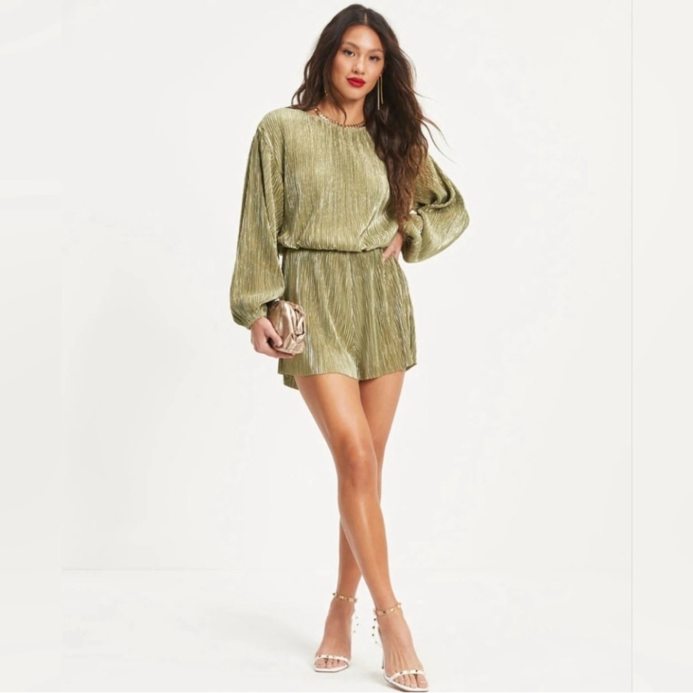 VICI Women's Good Vibes Only Plisse Metallic Romper Sage
Green Gold Size S